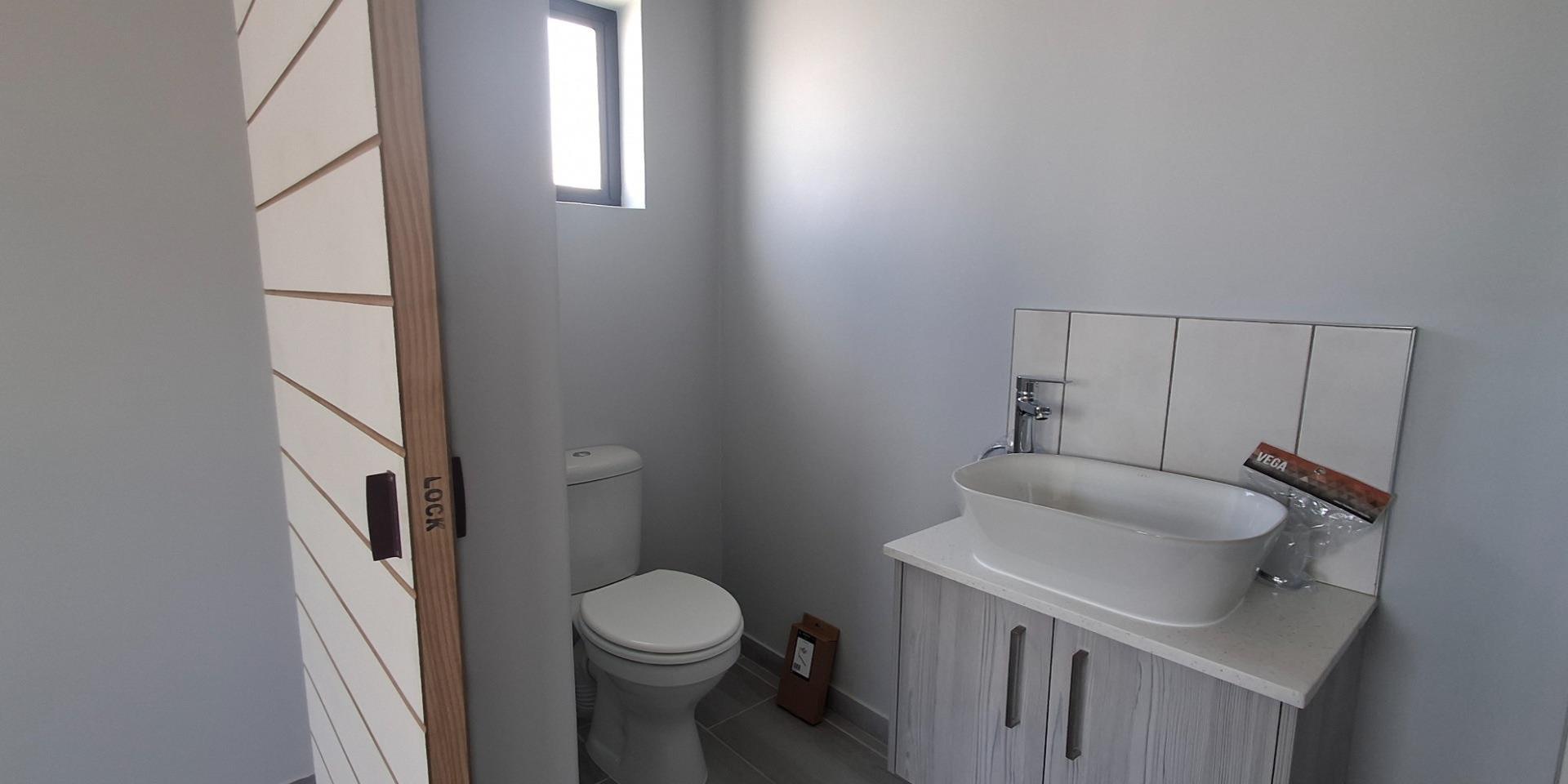Image 4 of 6