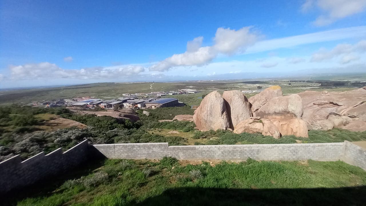 Image 2 of 6