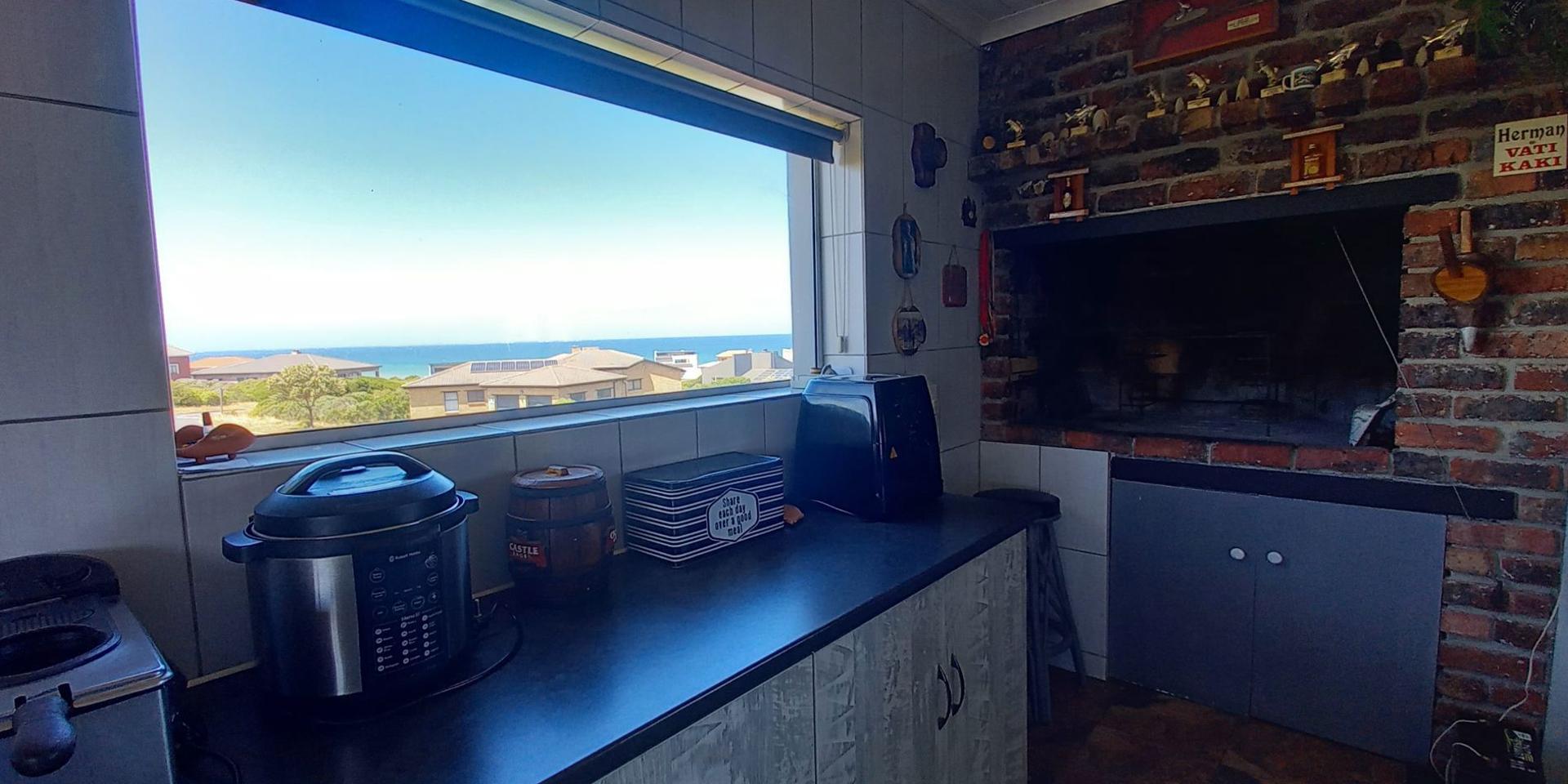 Image 4 of 6