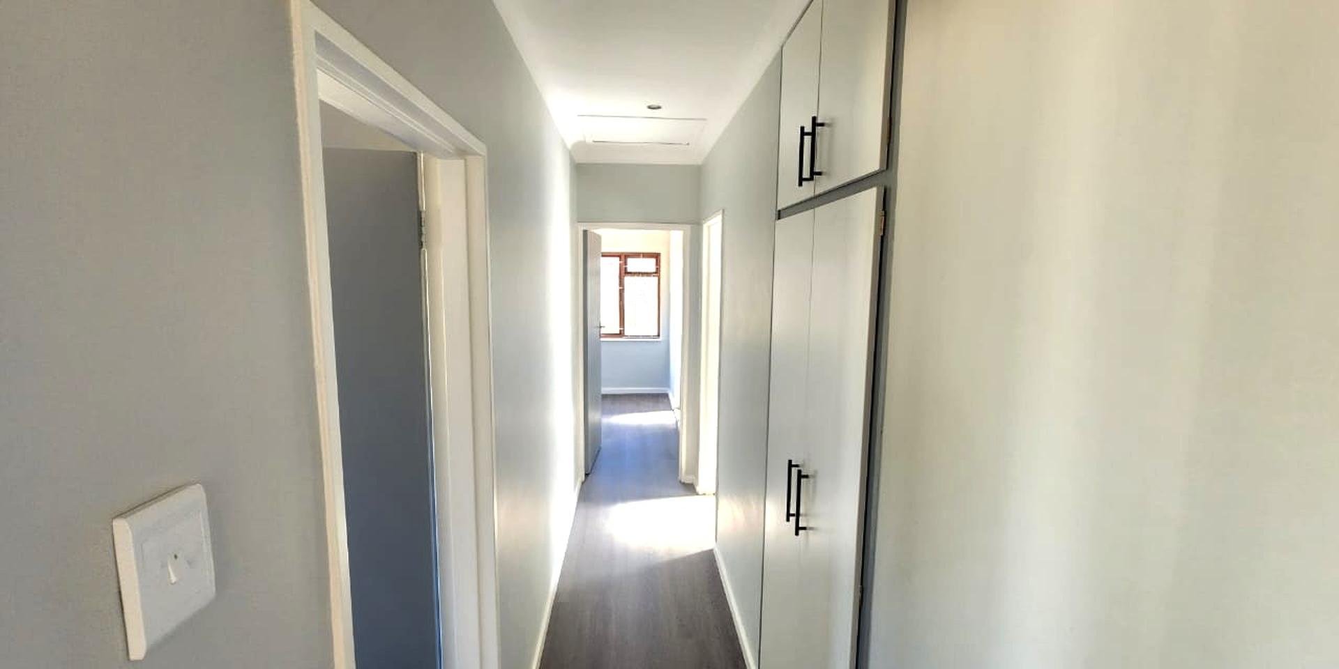 Image 4 of 6