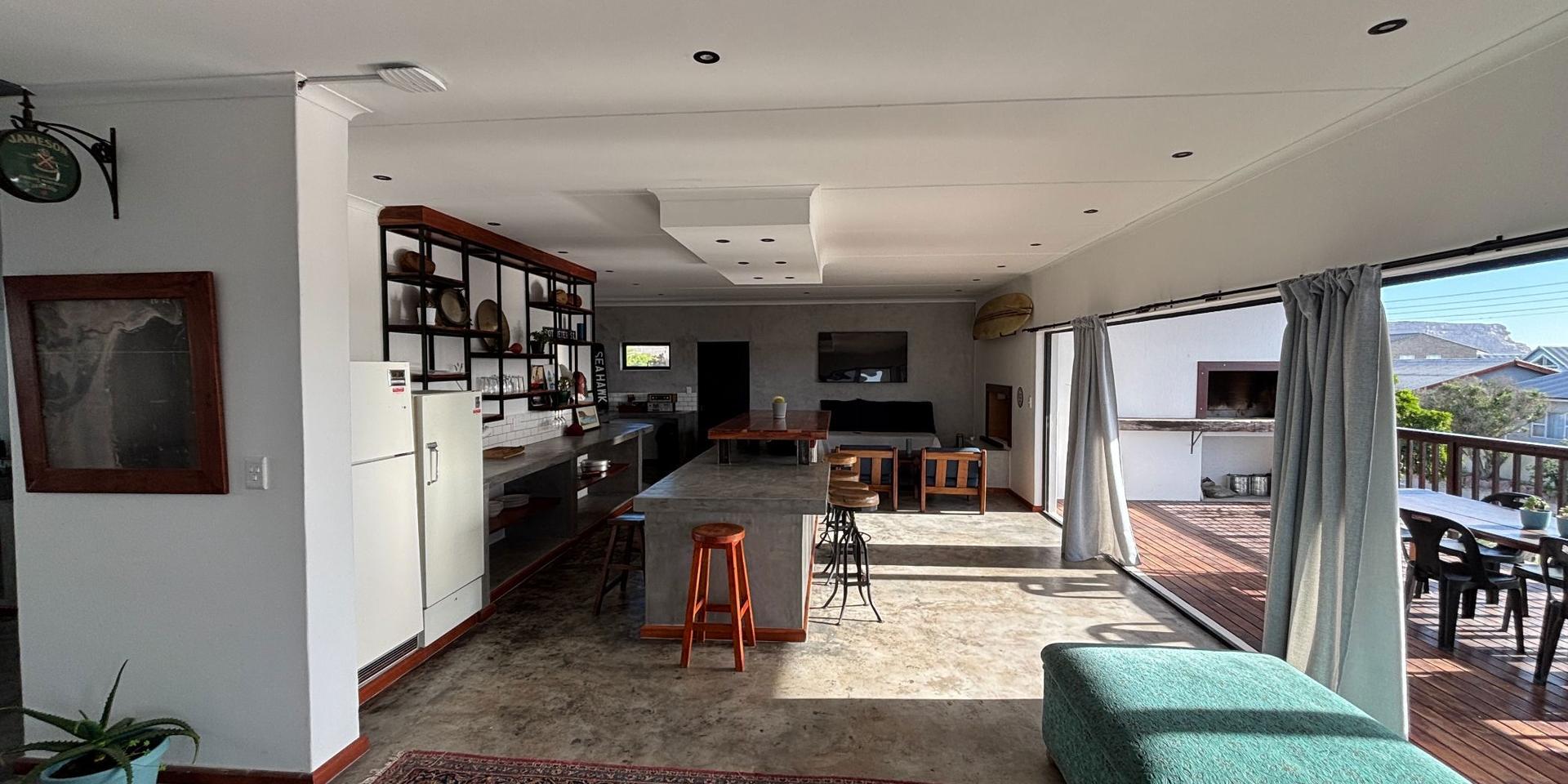 Image 4 of 6