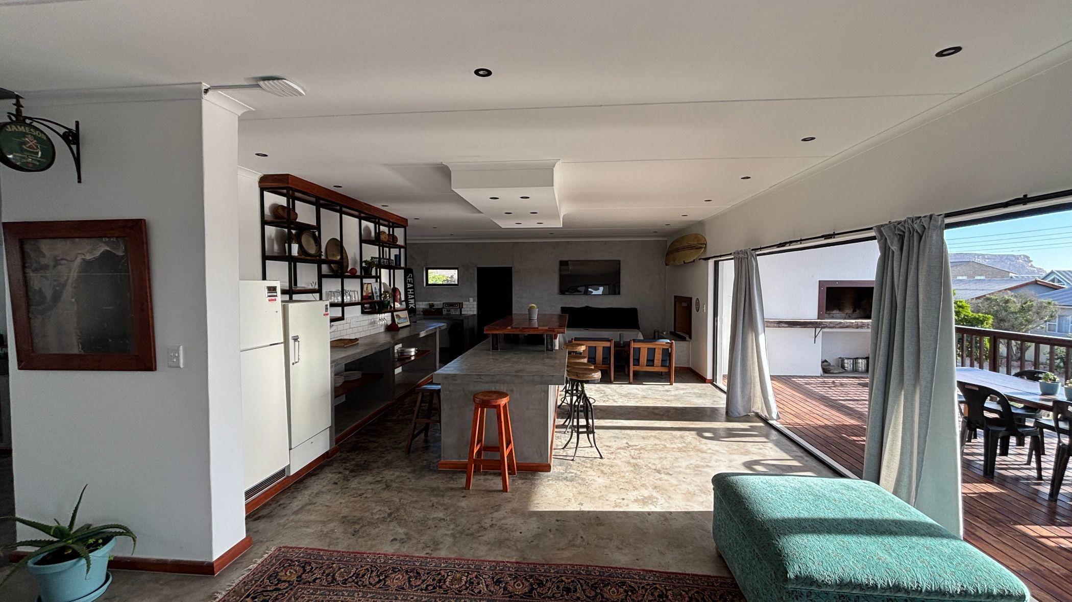 Image 4 of 6