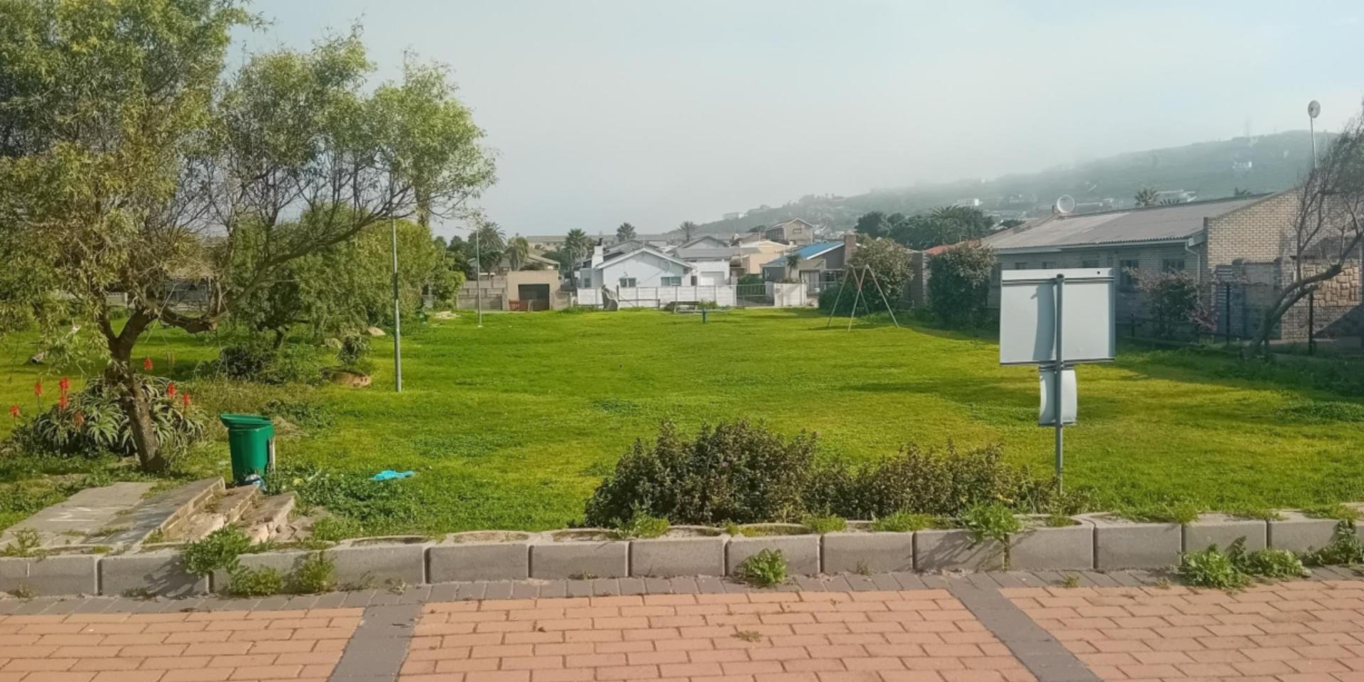 Image 4 of 6