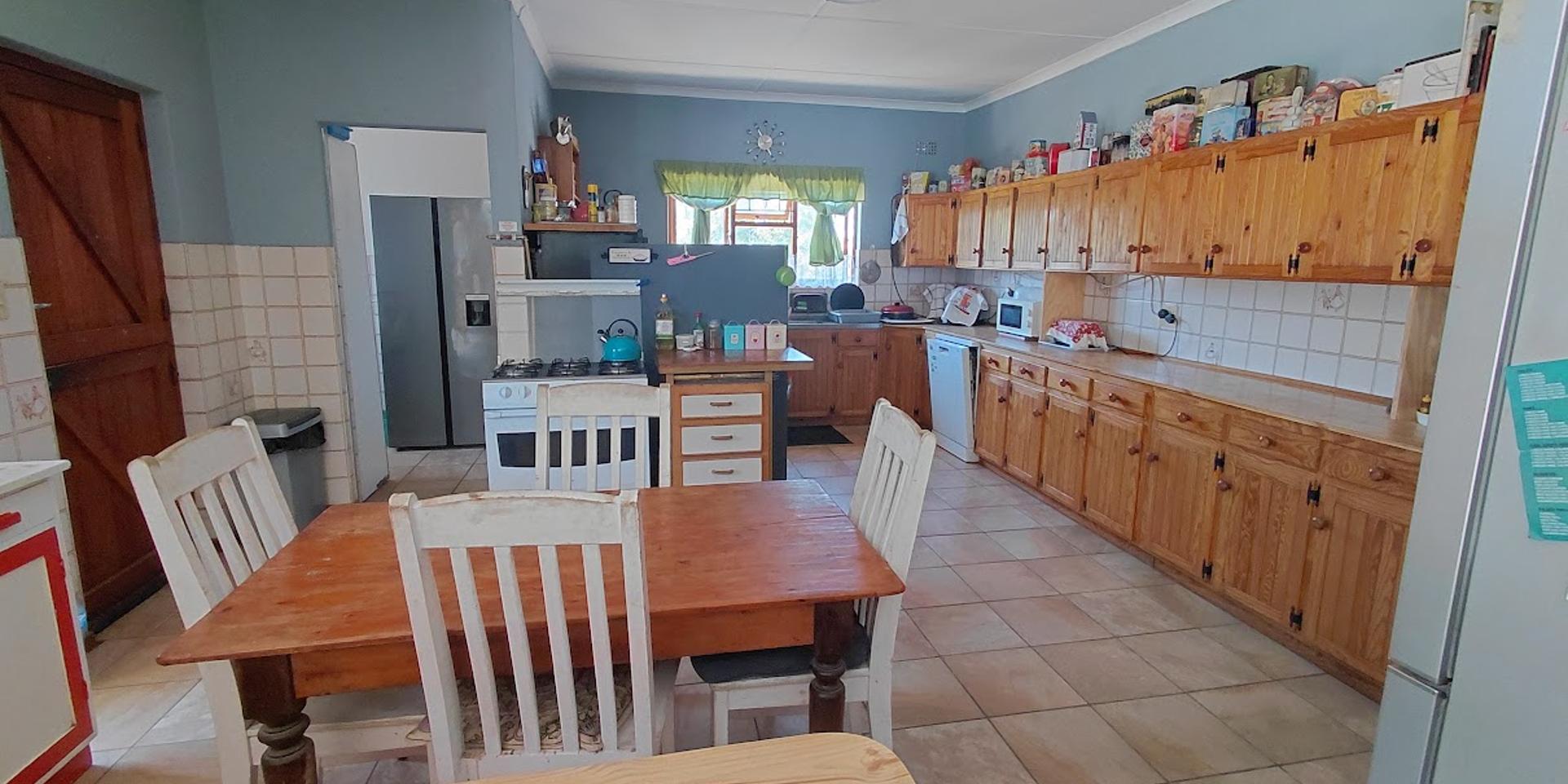 Image 4 of 6