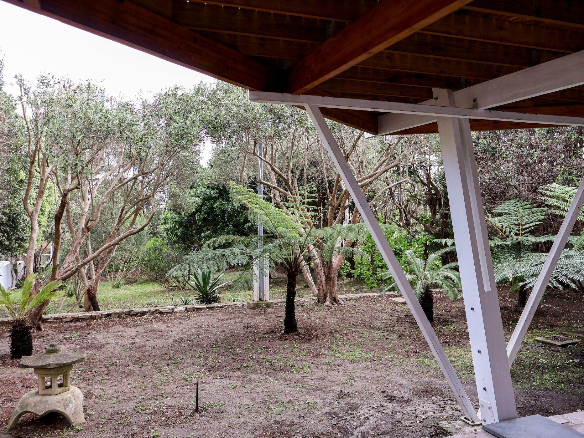 Image 4 of 6