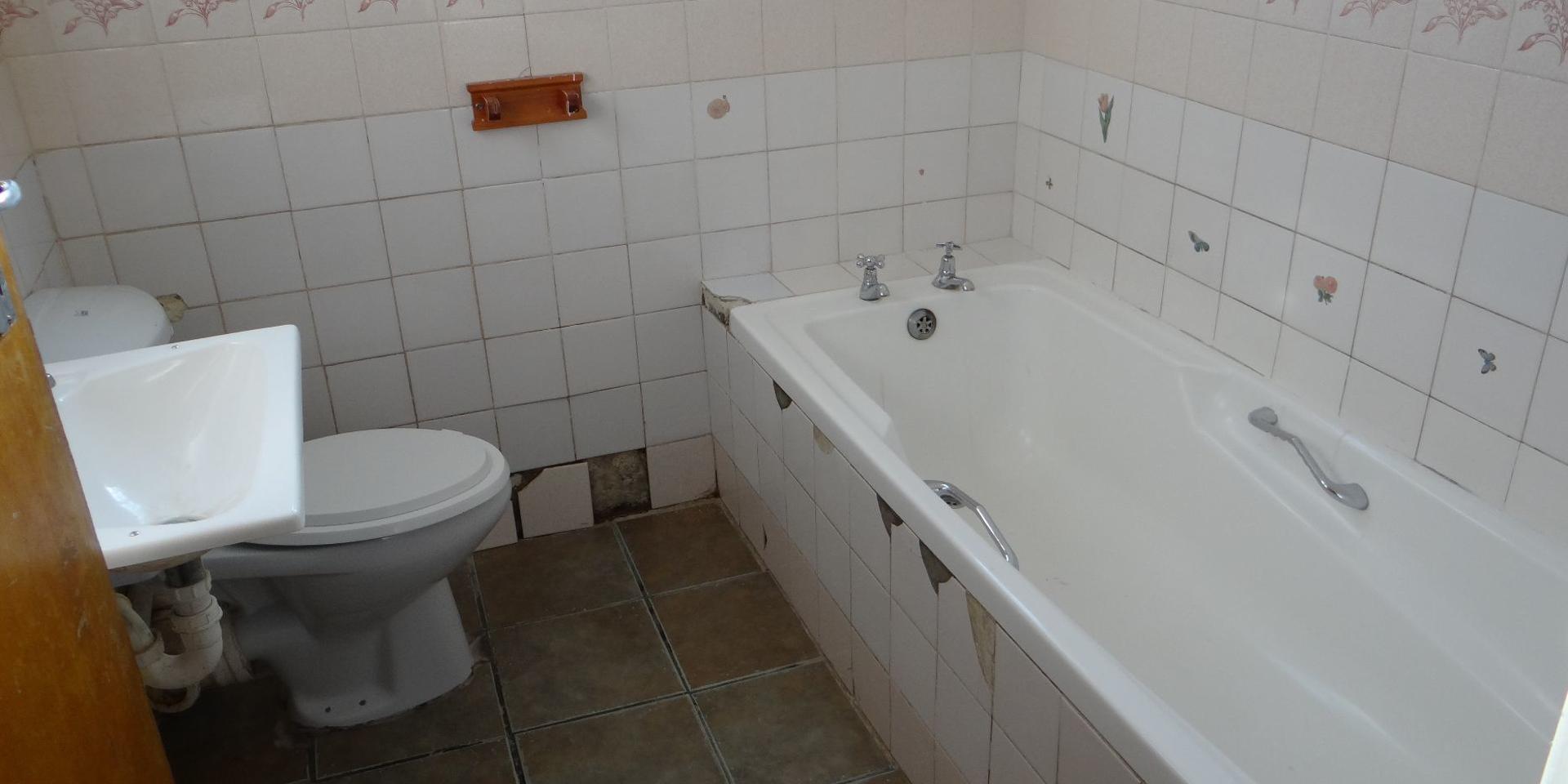 Image 3 of 6
