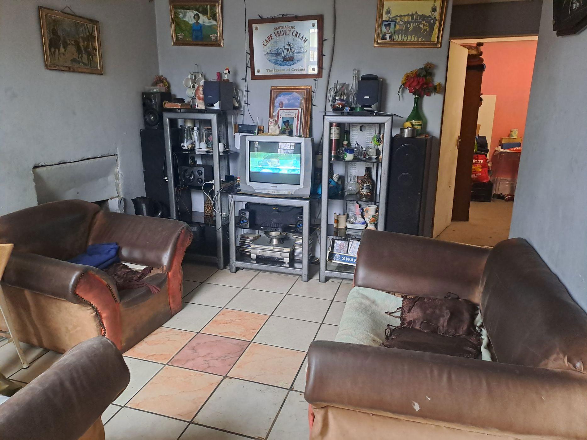 Image 2 of 6