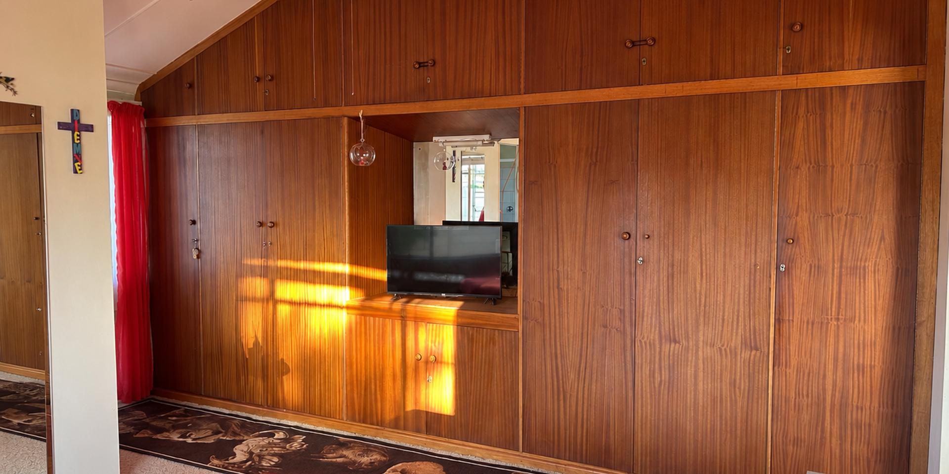 Image 5 of 6