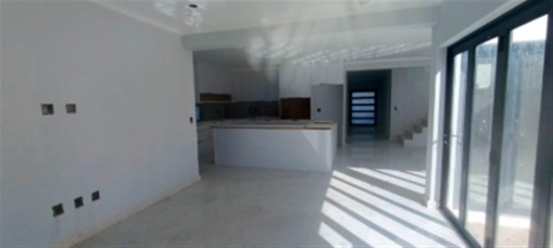 Image 3 of 6
