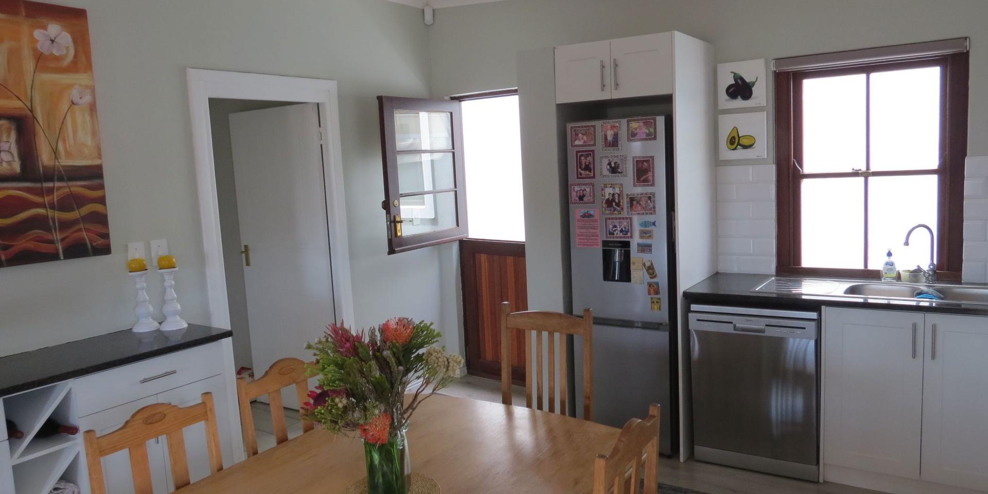 Image 4 of 6