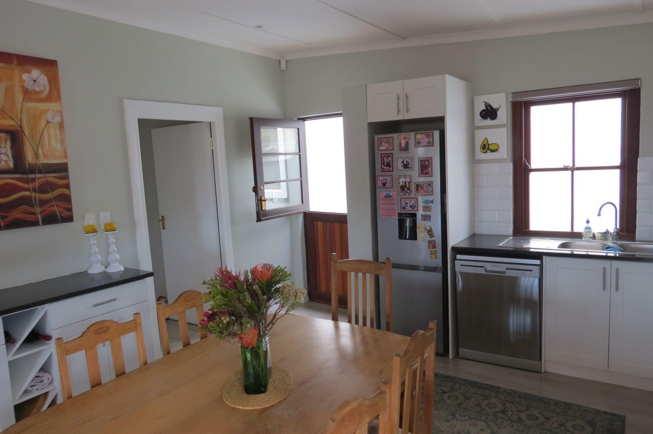 Image 4 of 6