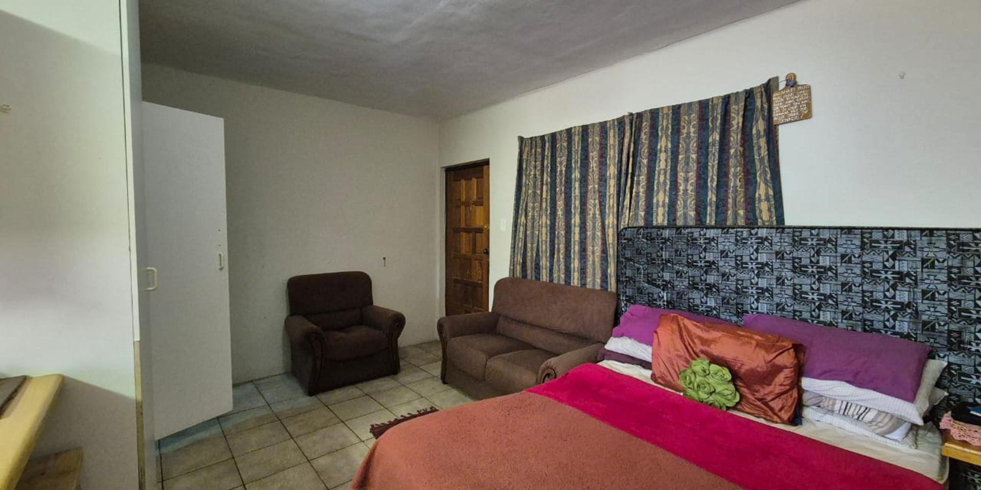 Image 4 of 6