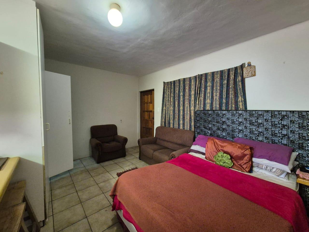 Image 4 of 6