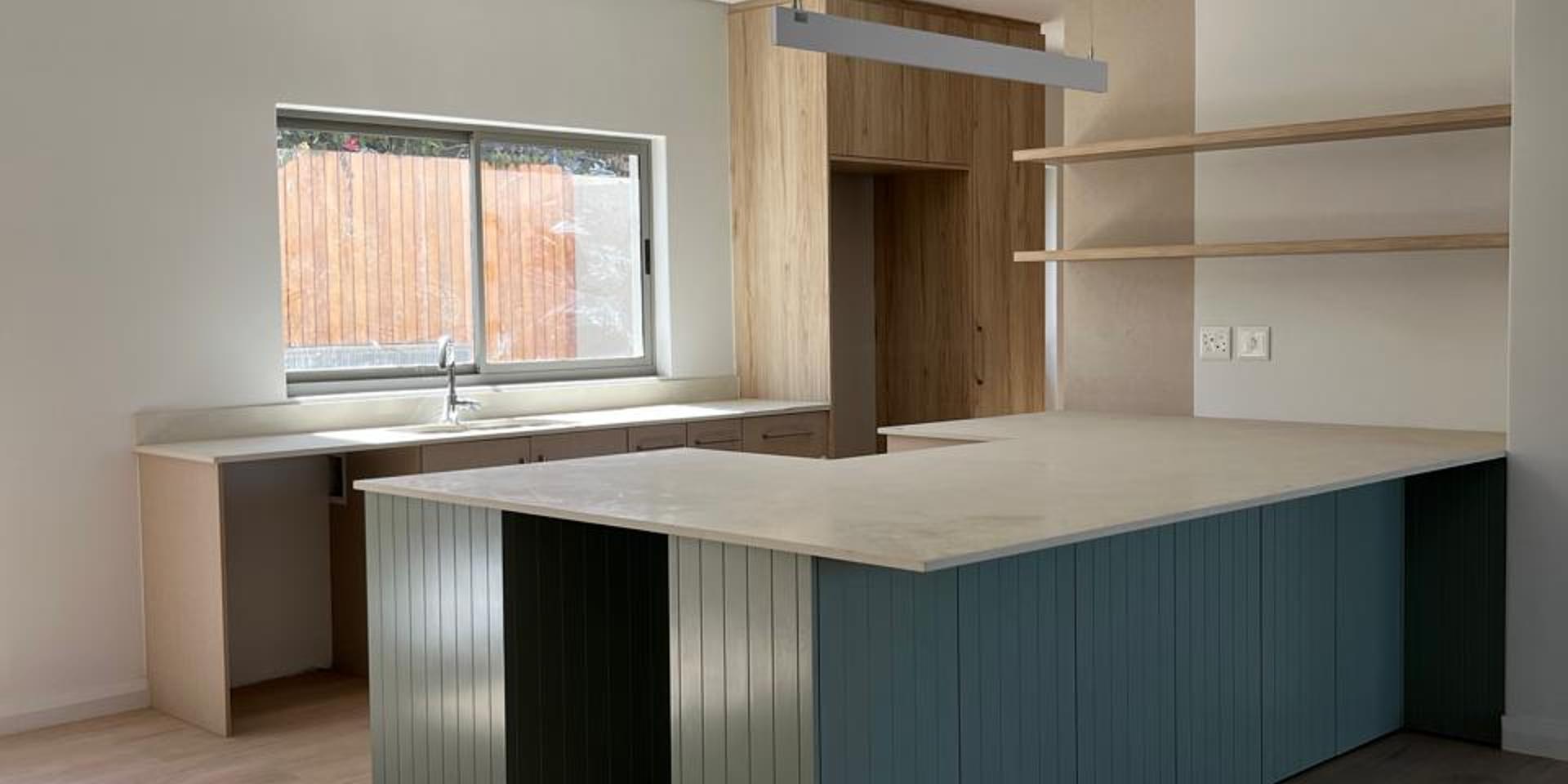 Image 3 of 6