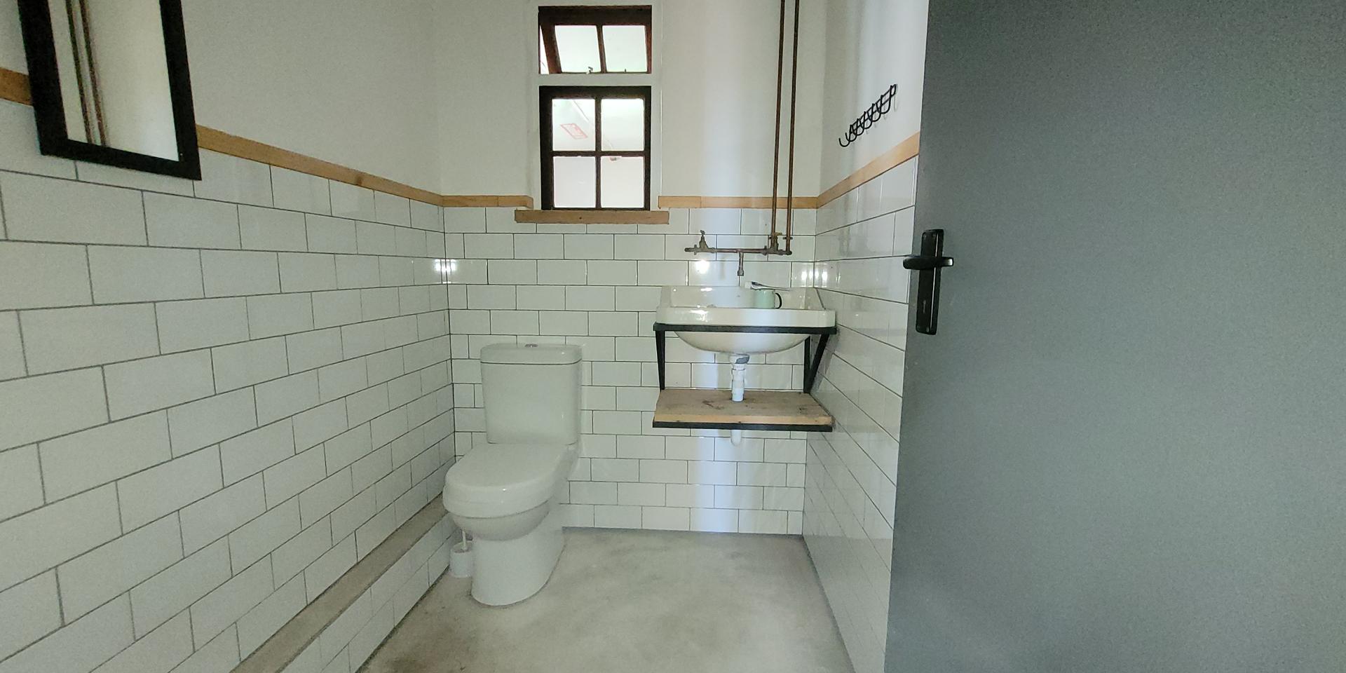 Image 4 of 6