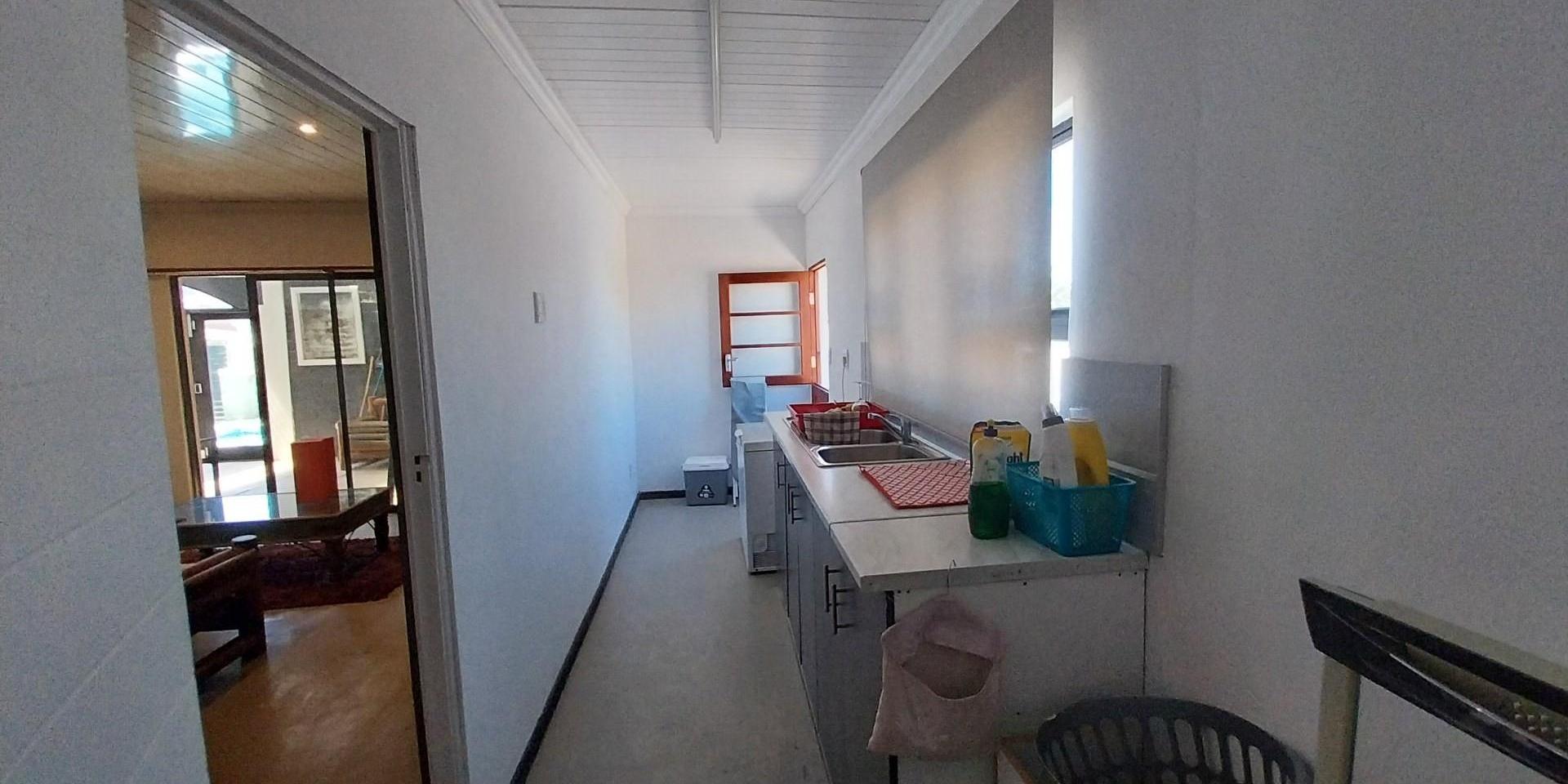 Image 2 of 6