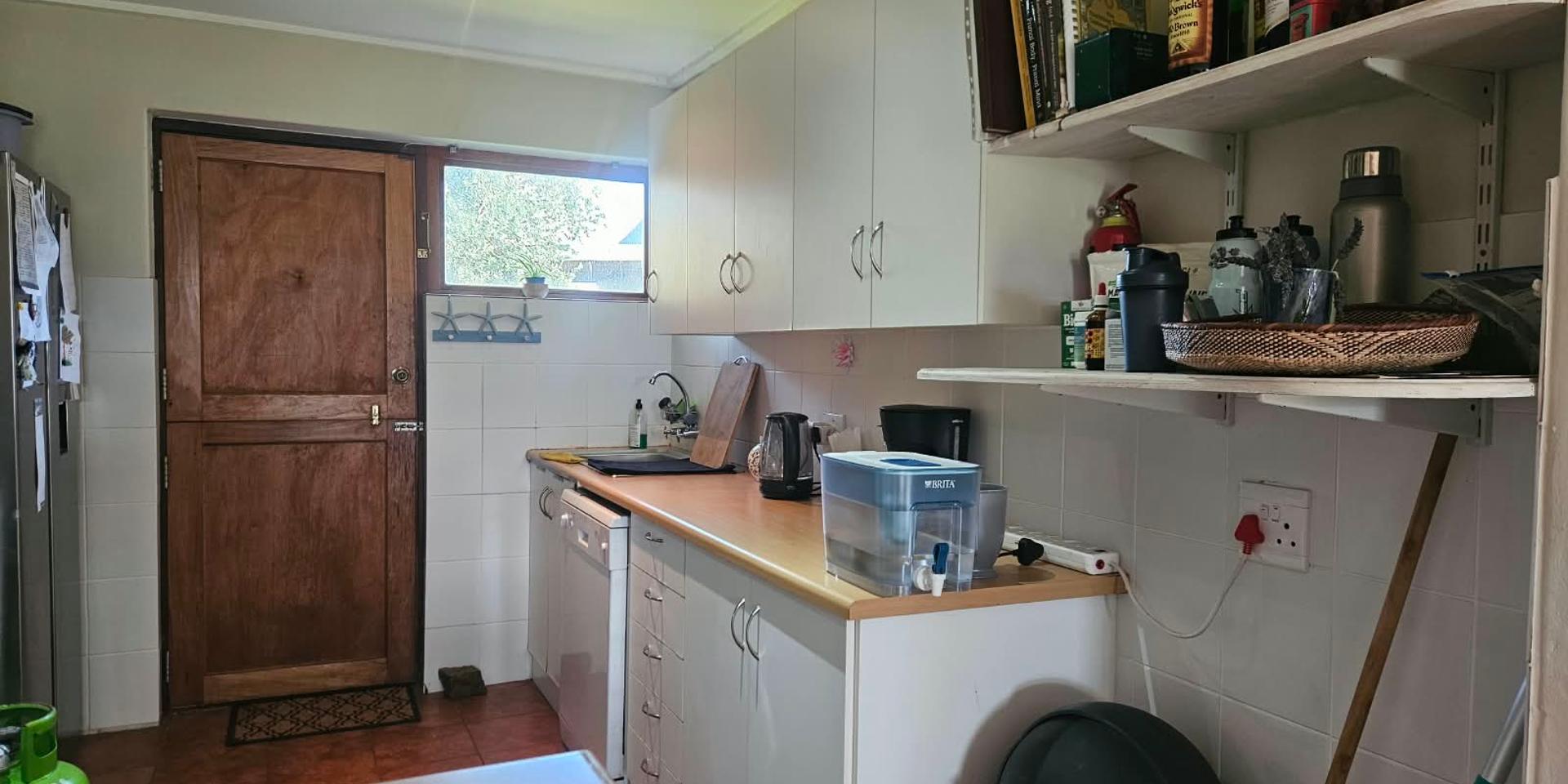 Image 4 of 6