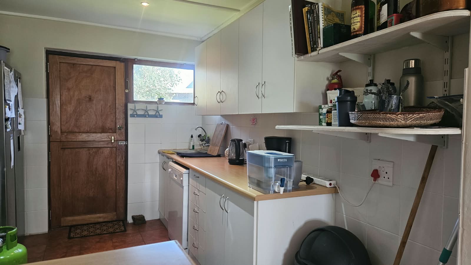 Image 4 of 6