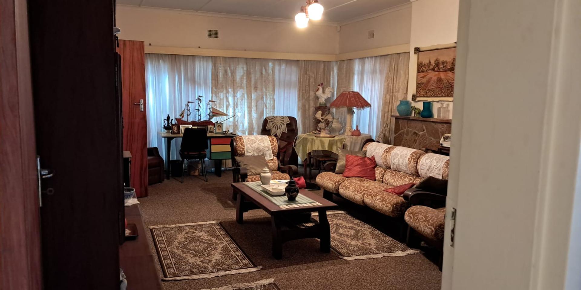Image 4 of 6