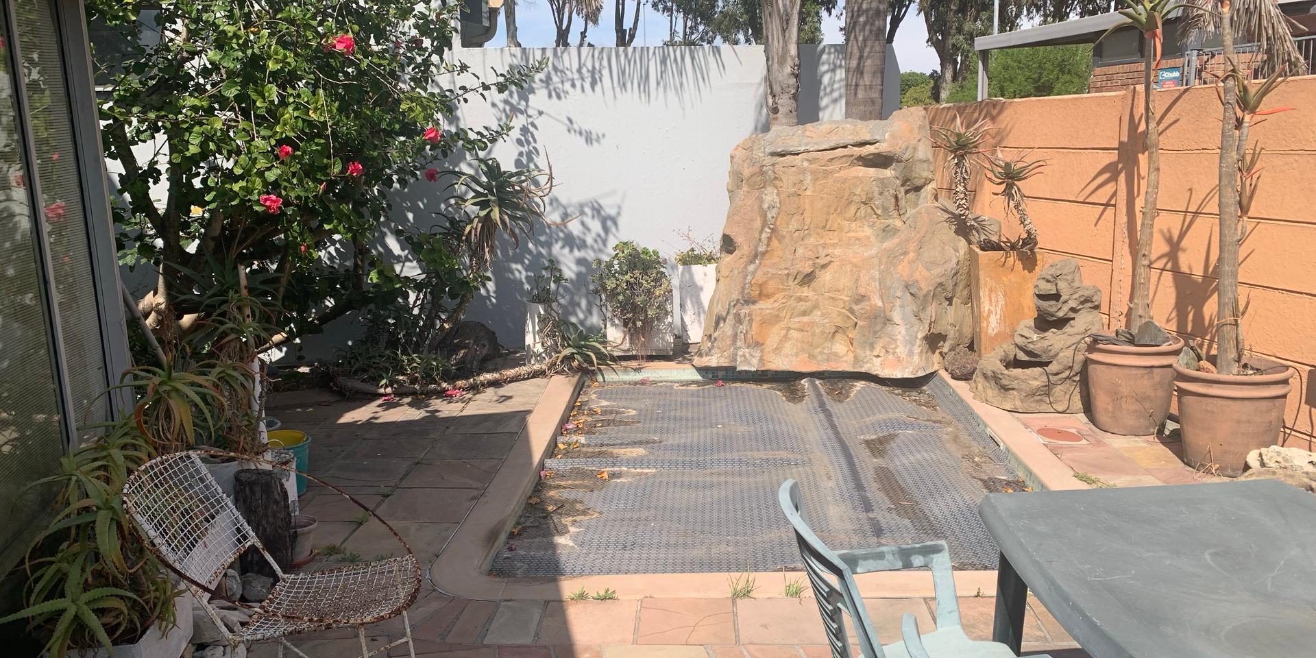 Image 4 of 6