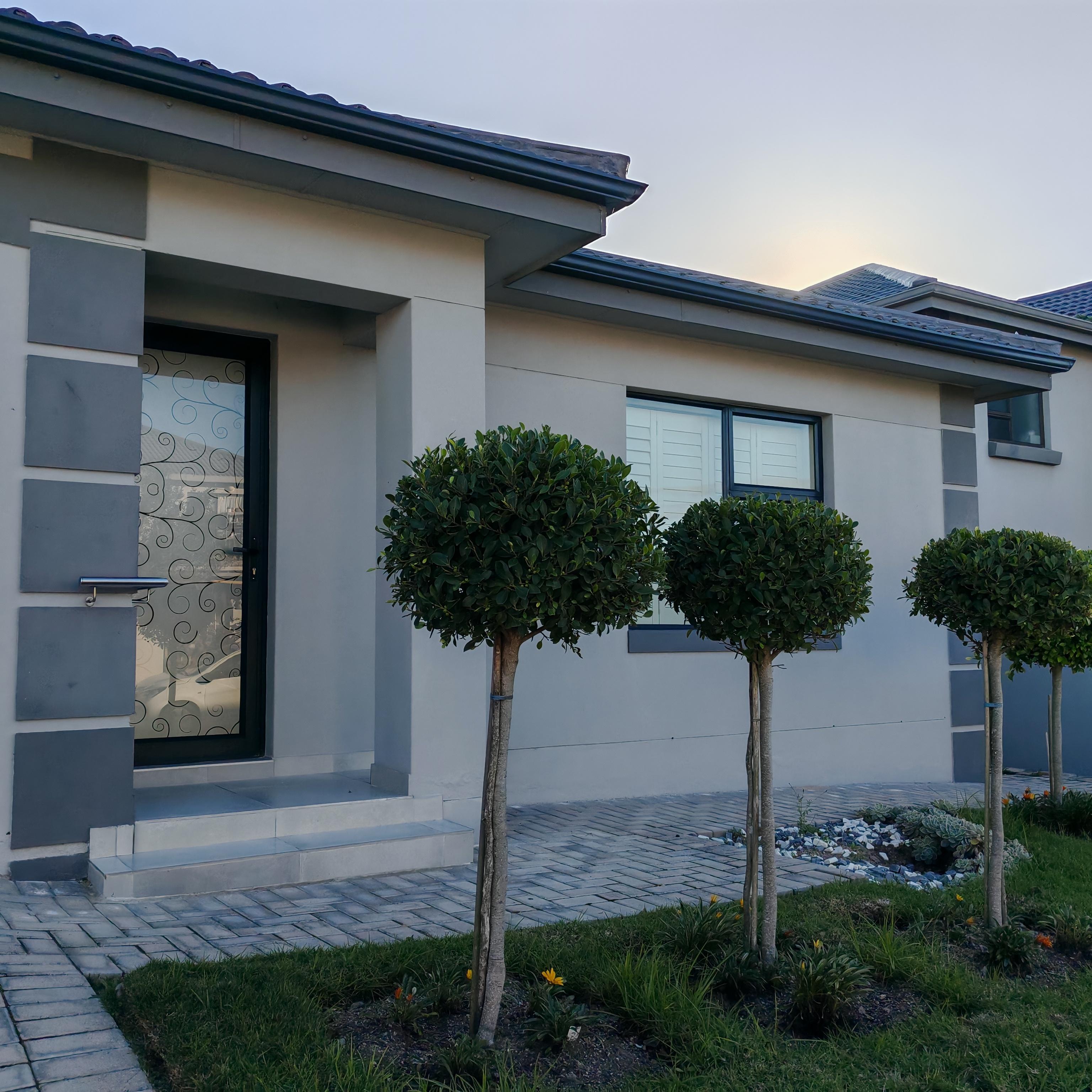 Image 2 of 6