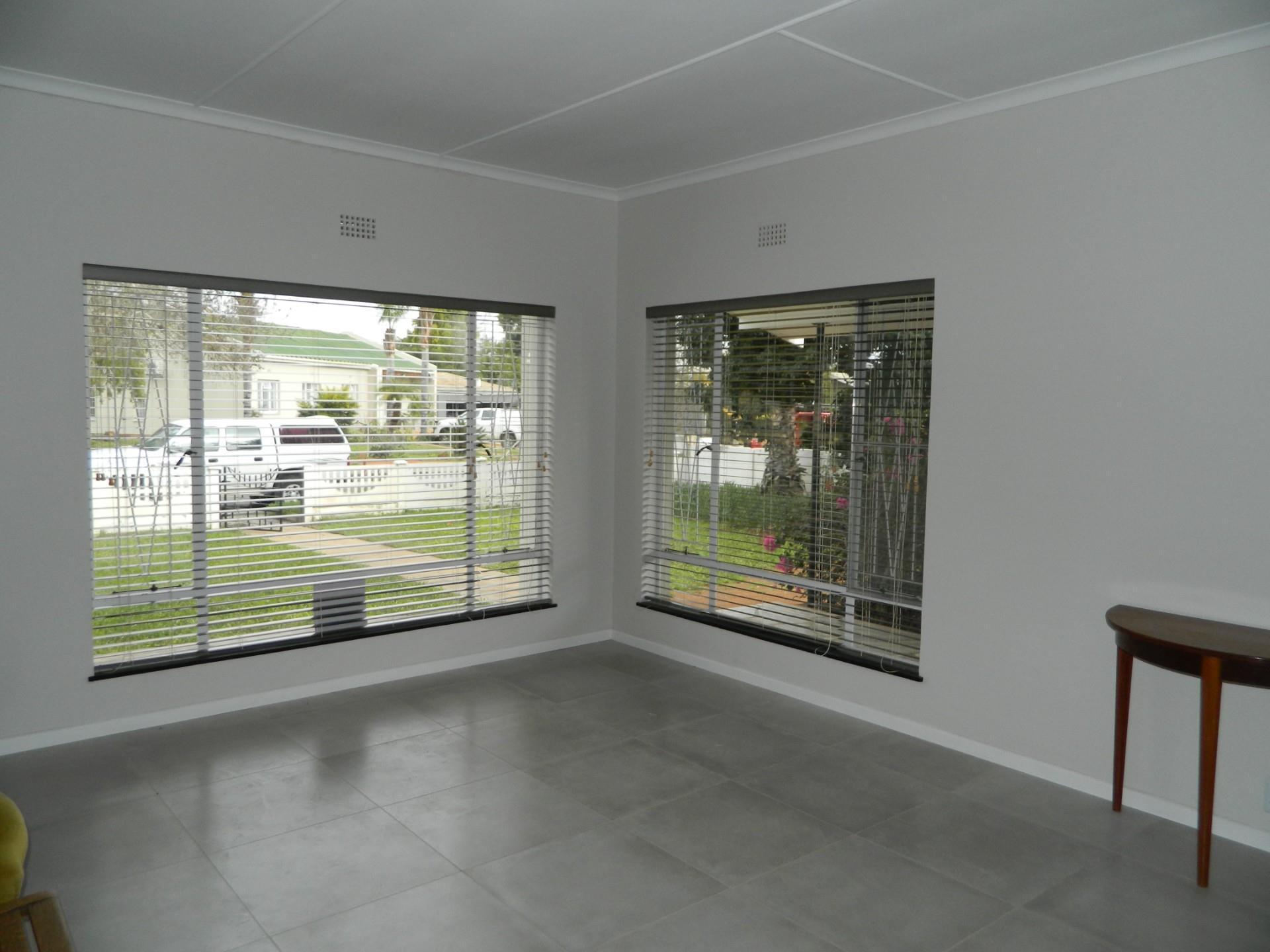 Image 4 of 6