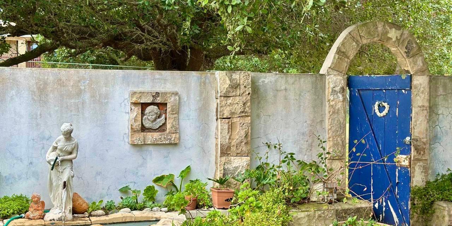 Image 2 of 6