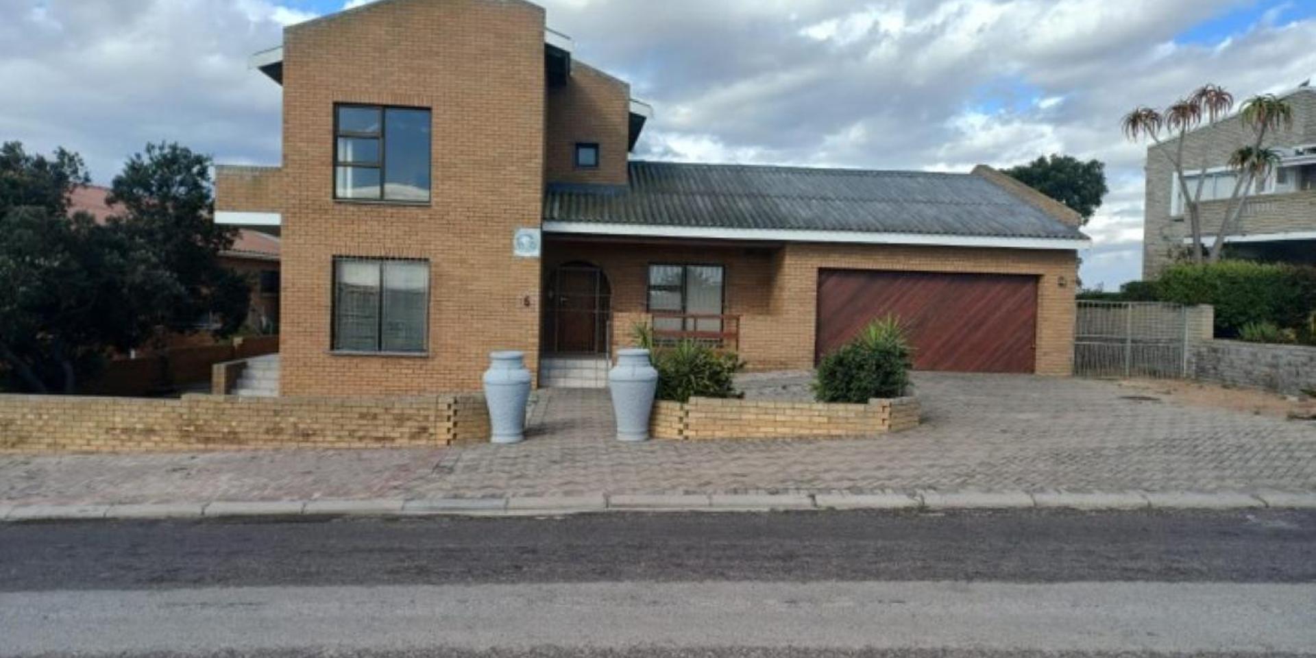 Image 3 of 6