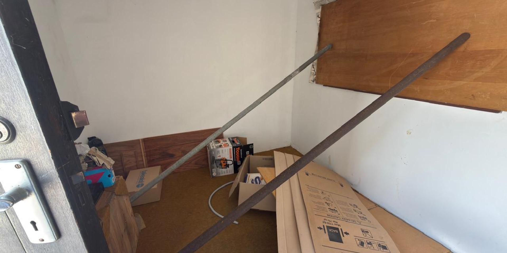Image 2 of 6