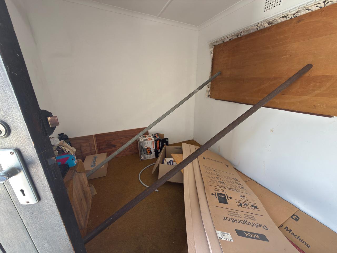 Image 2 of 6