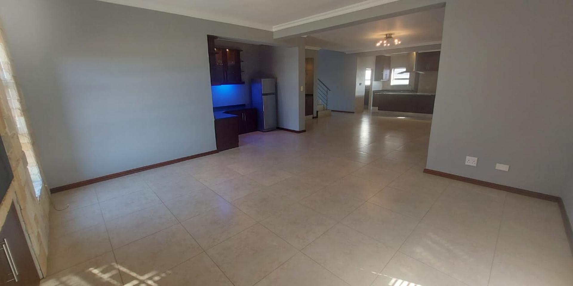 Image 2 of 6