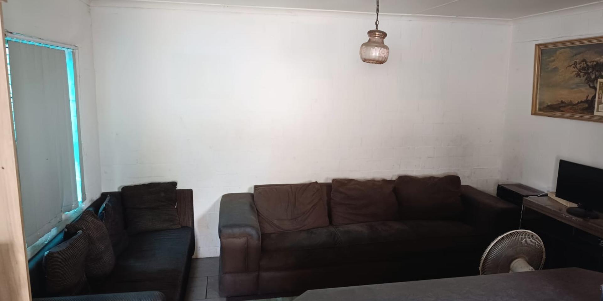 Image 4 of 6