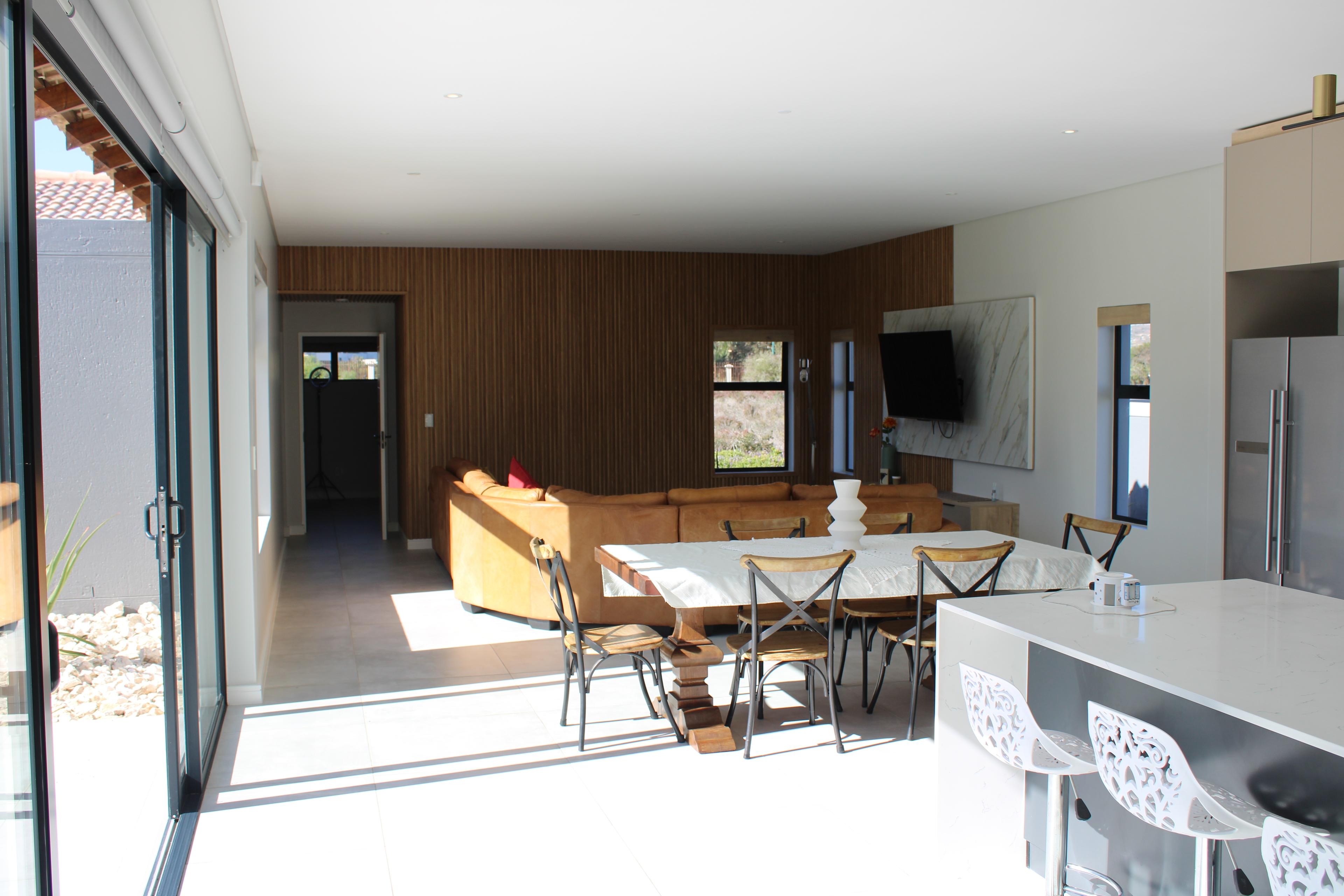 Image 2 of 6