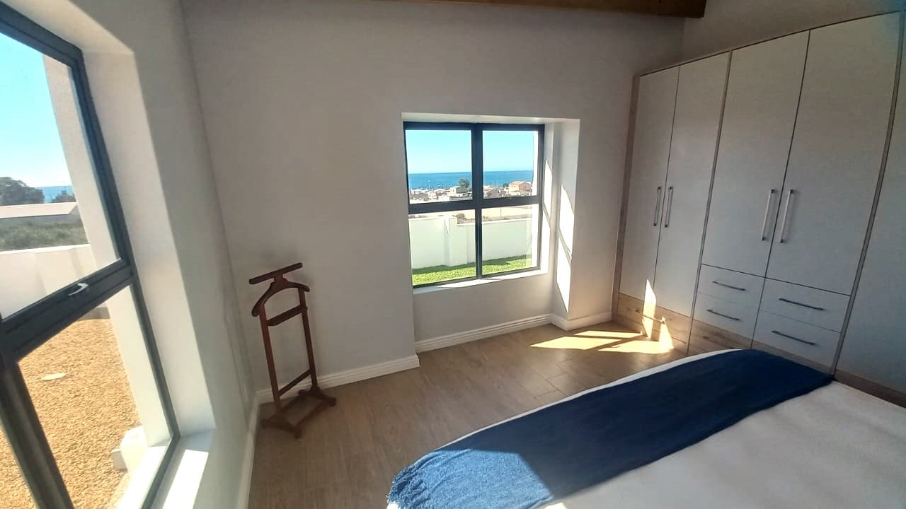 Image 3 of 6