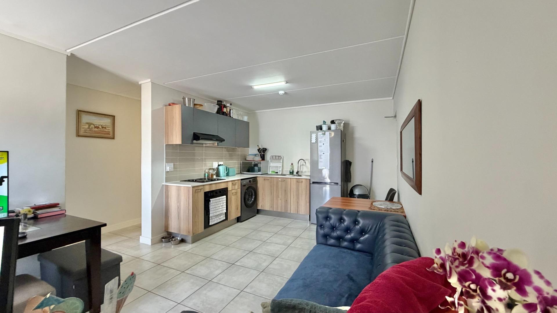 Image 4 of 6