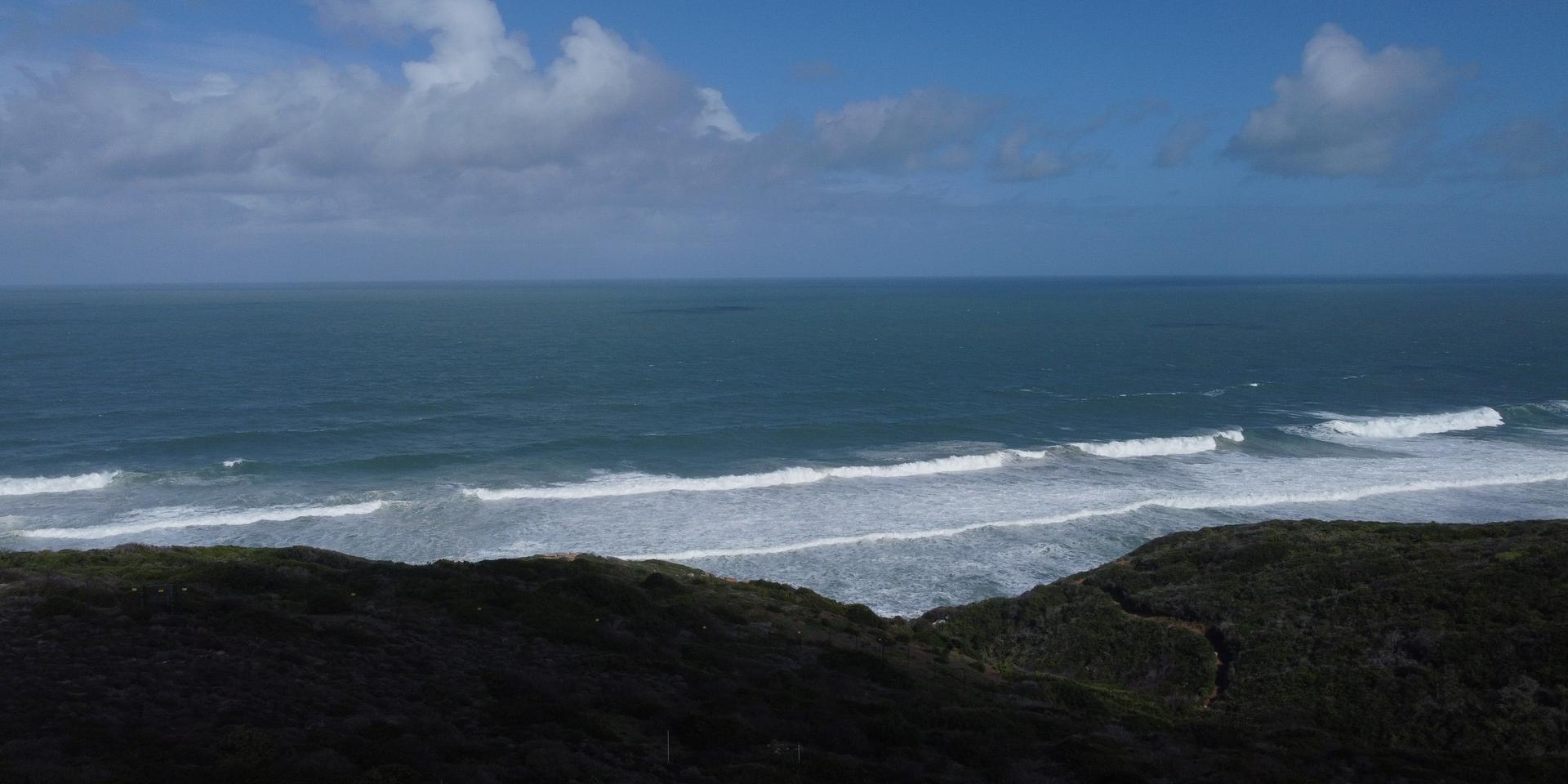 Image 2 of 6