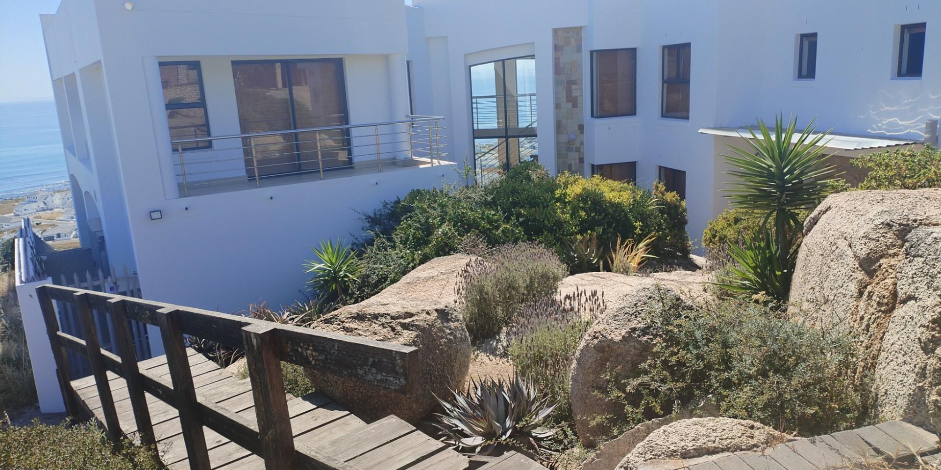 Image 3 of 6