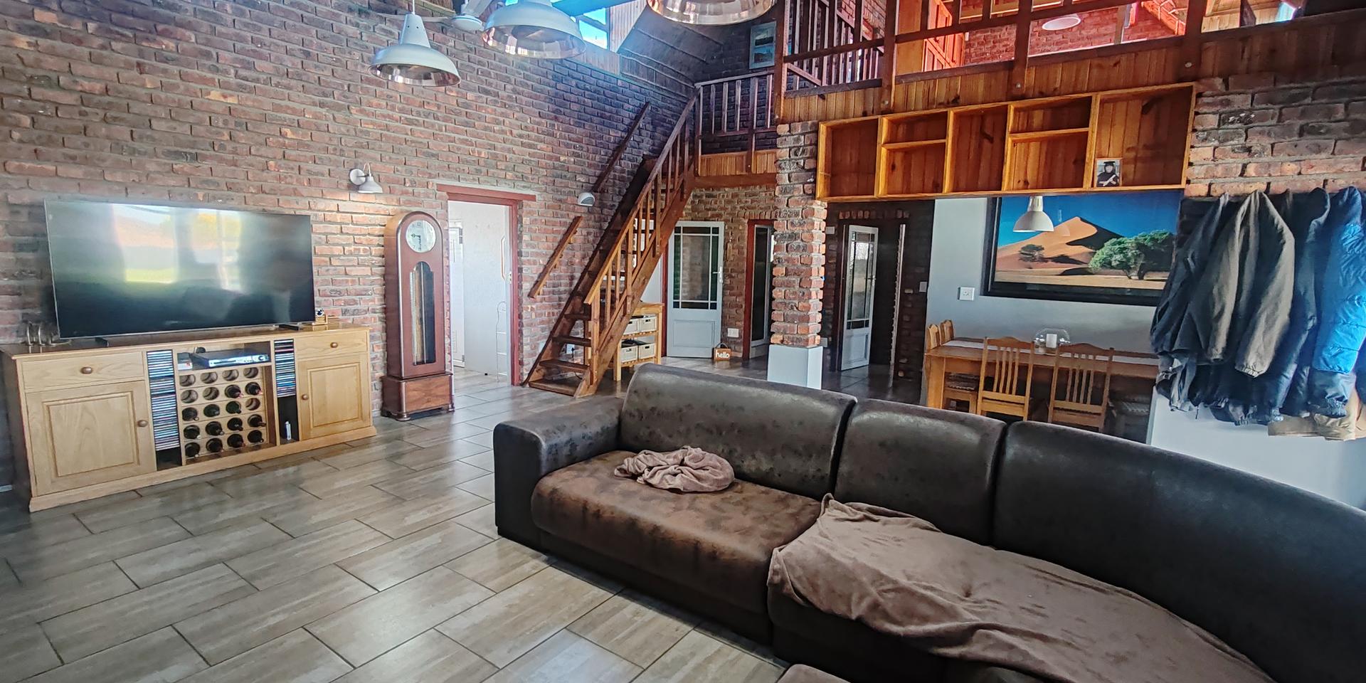 Image 4 of 6