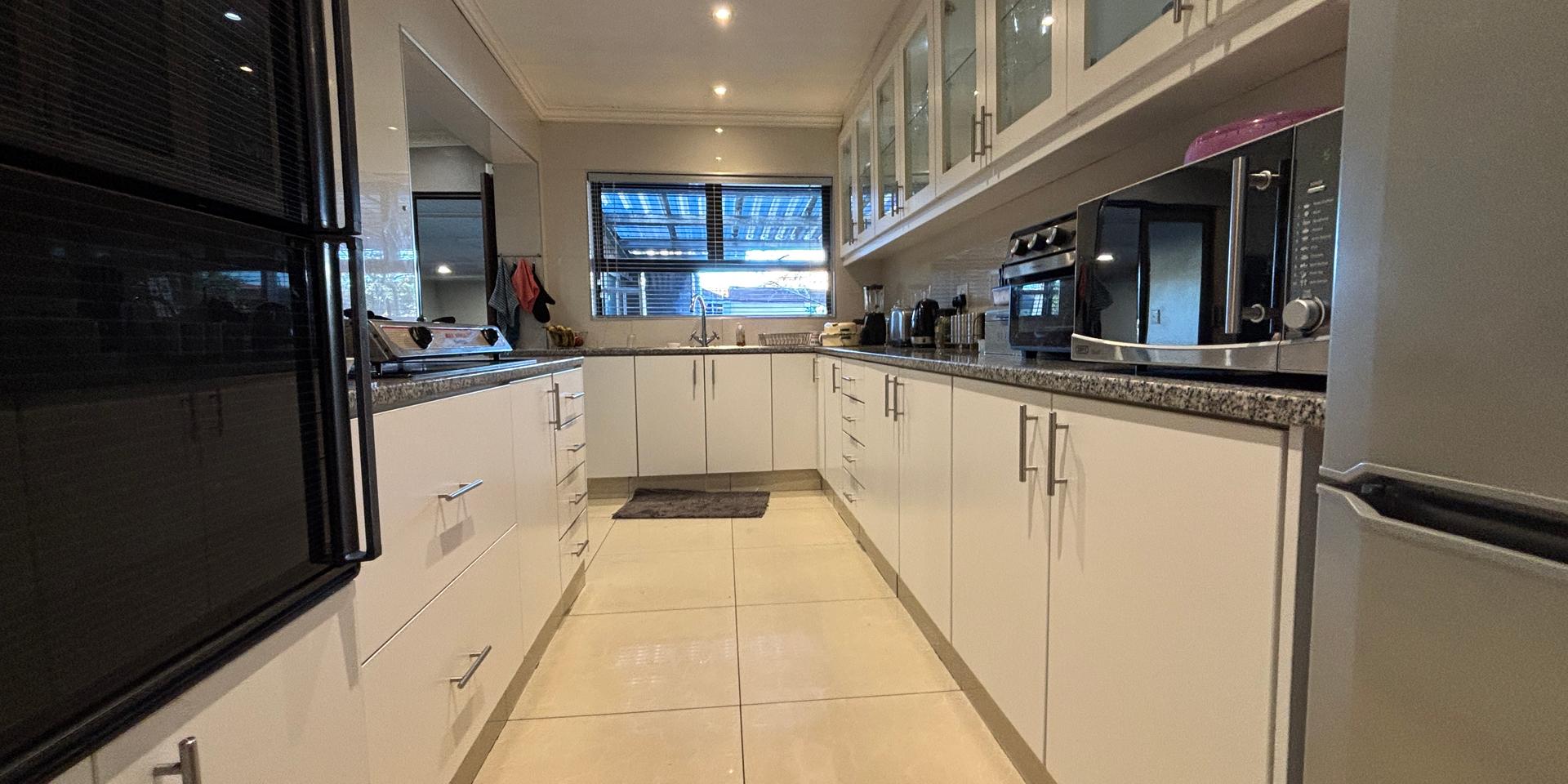 Image 2 of 6