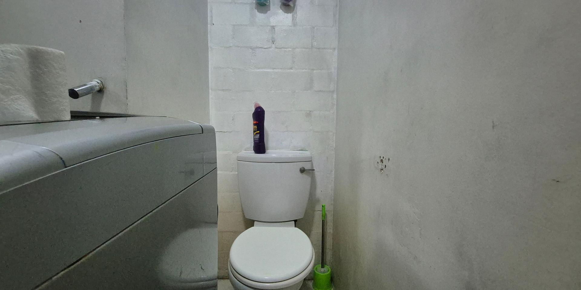 Image 2 of 6
