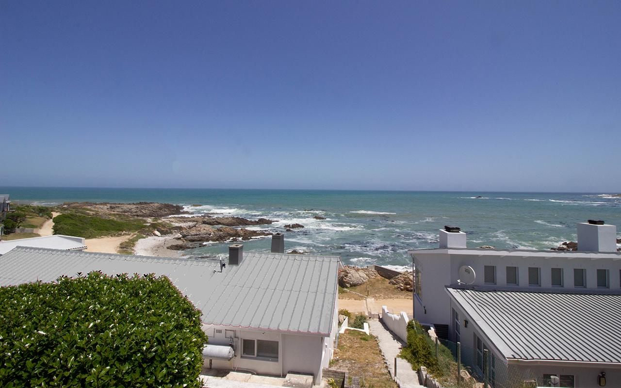 Image 4 of 6