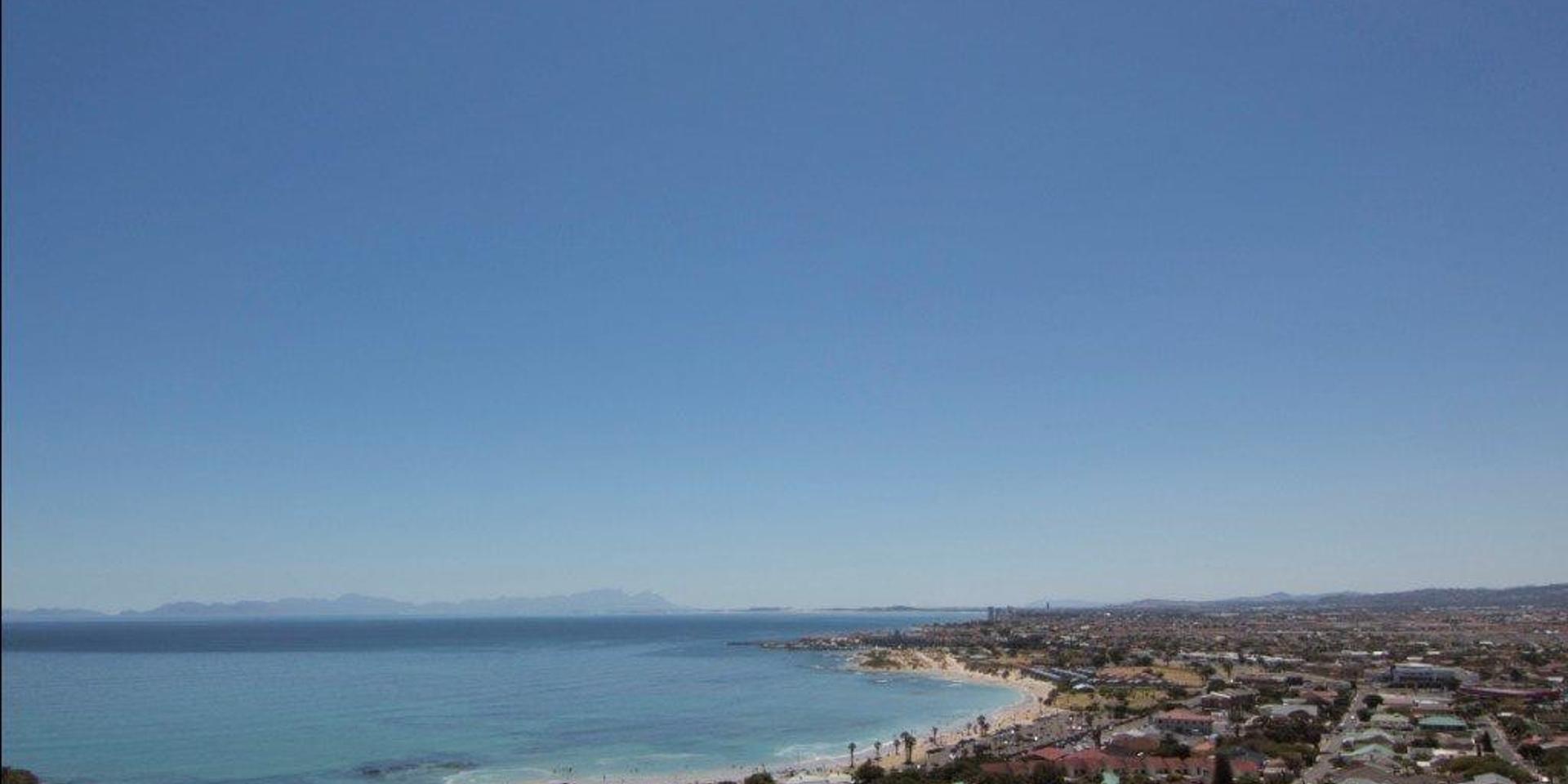 Image 4 of 6