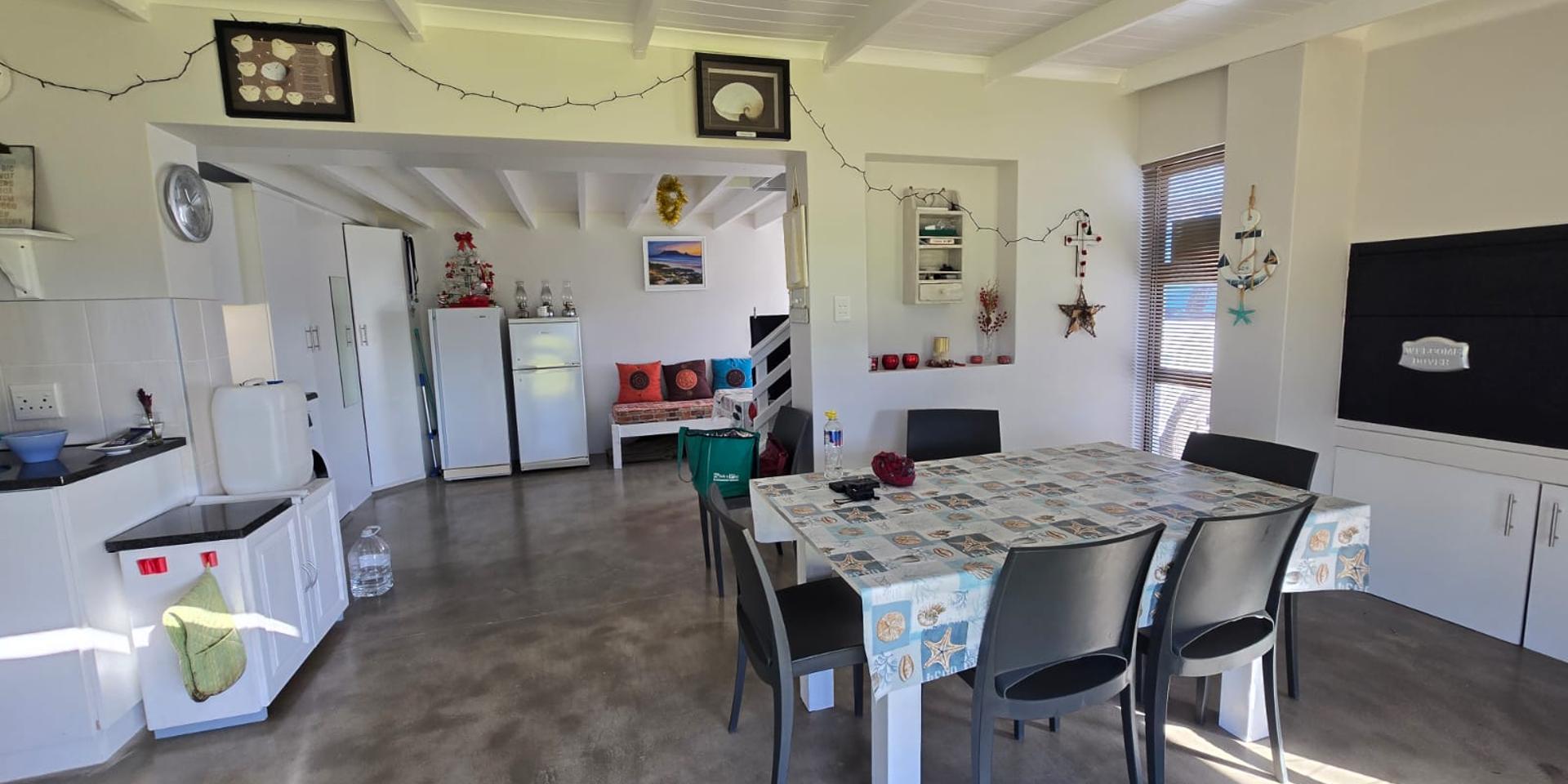 Image 4 of 6