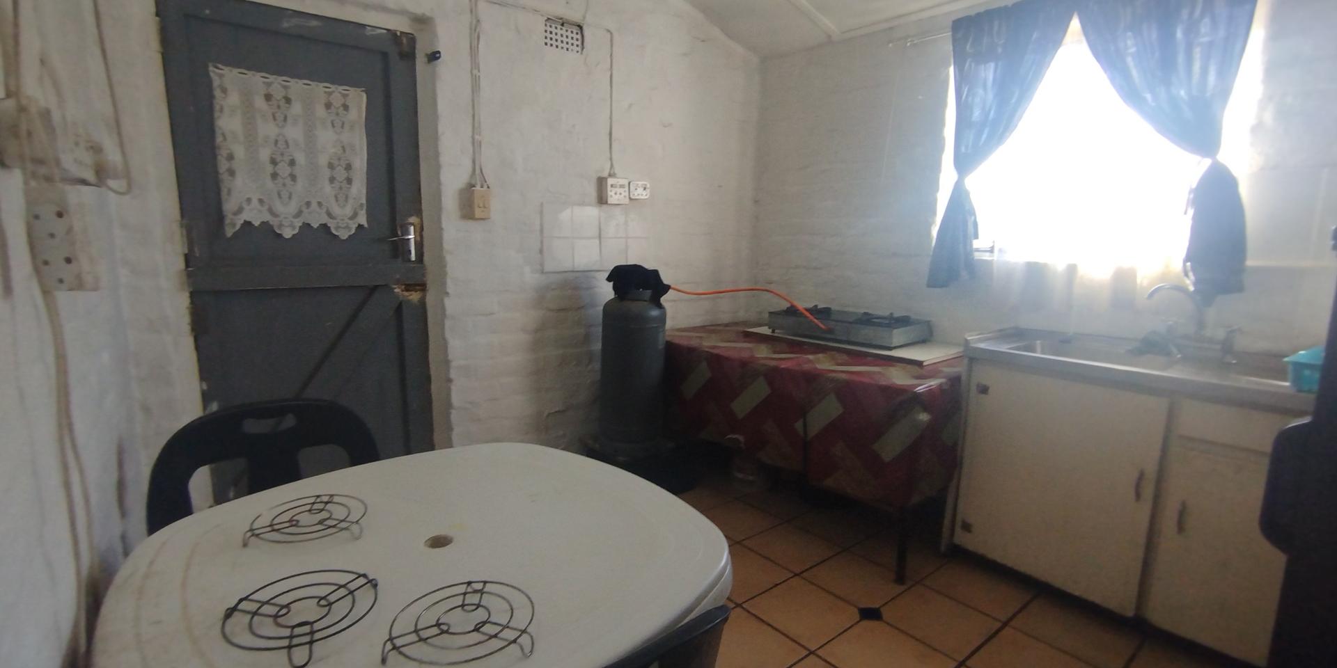 Image 2 of 6