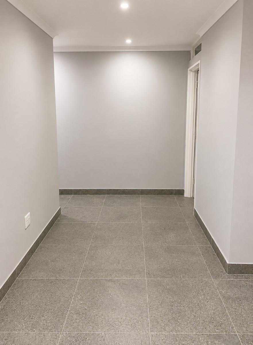 Image 4 of 6
