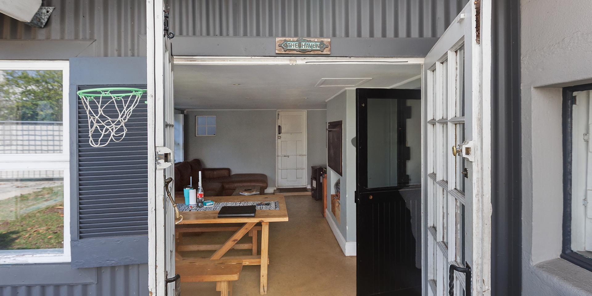 Image 5 of 6