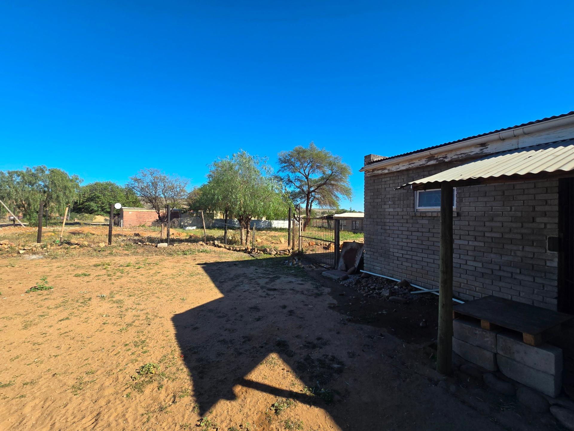 Image 2 of 6