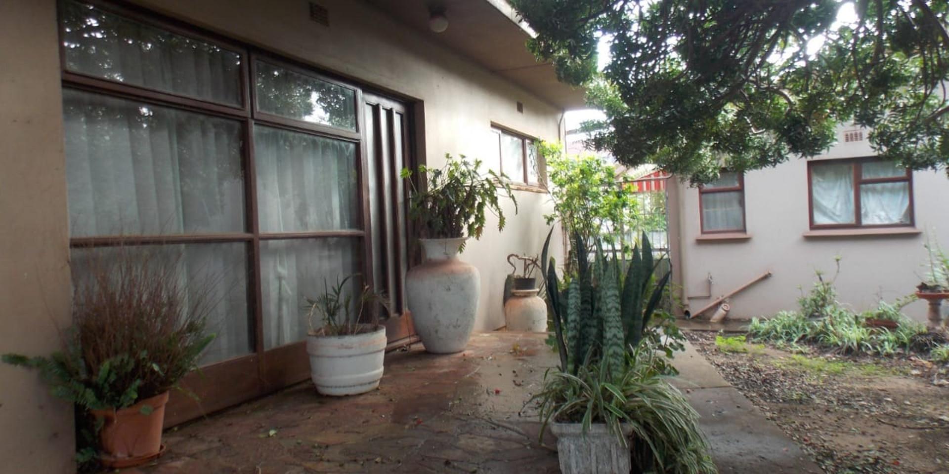 Image 2 of 6