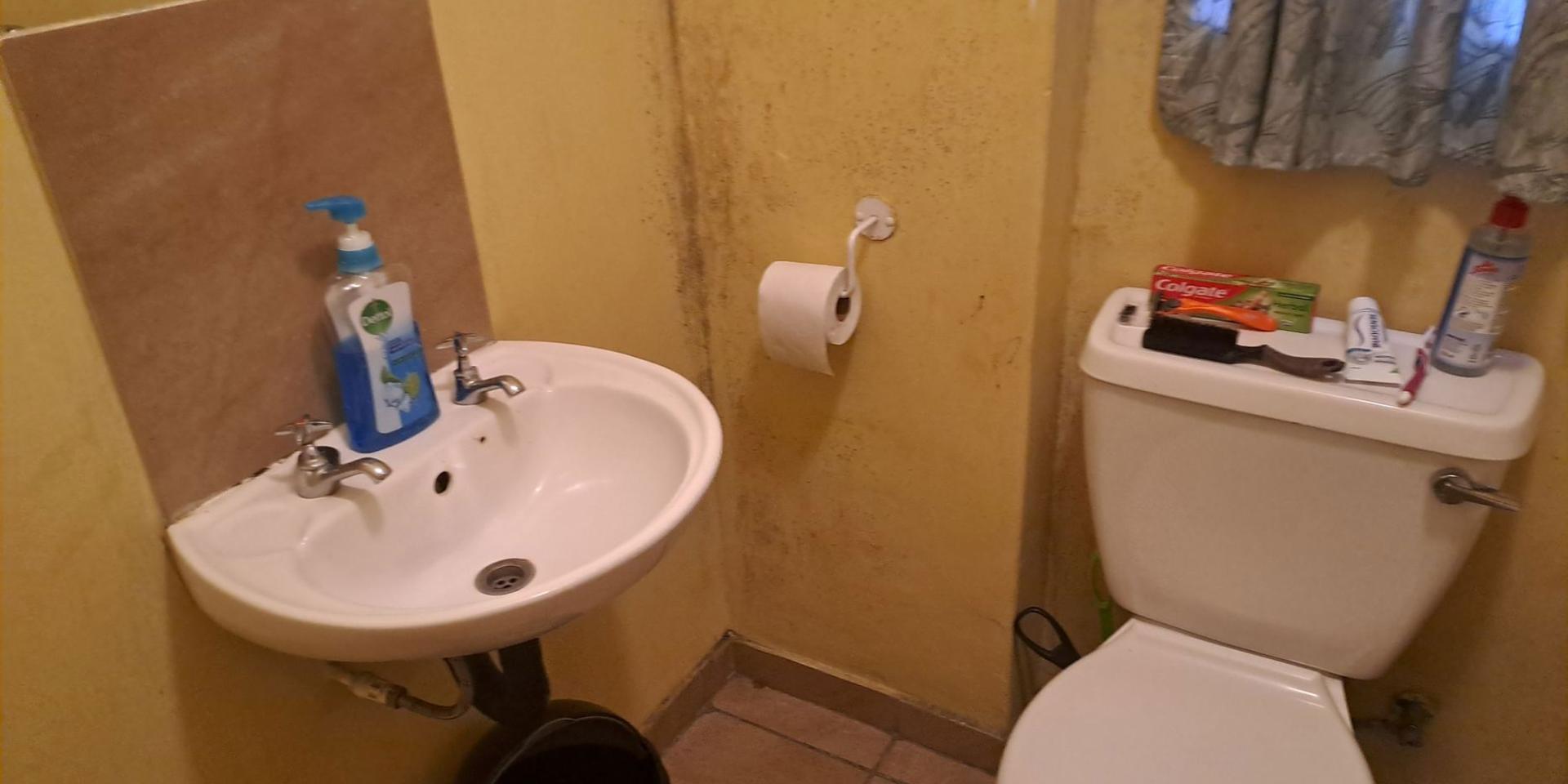 Image 2 of 6