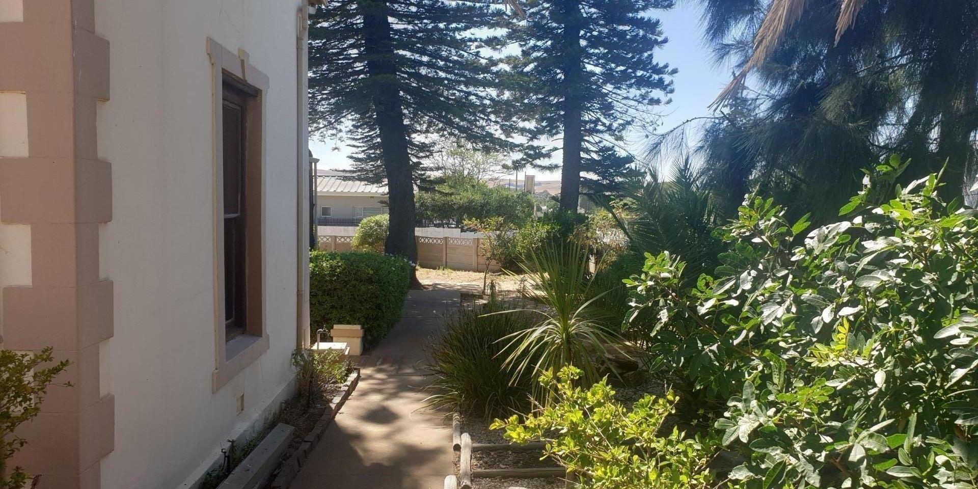 Image 5 of 6